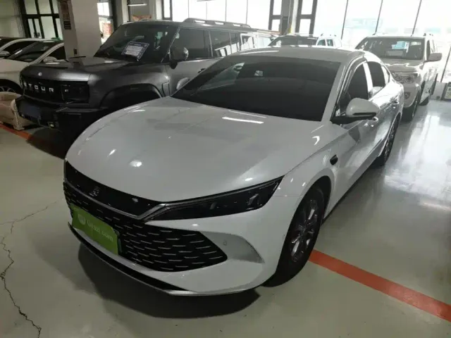 Фотография автомобиля — BYD Qin L