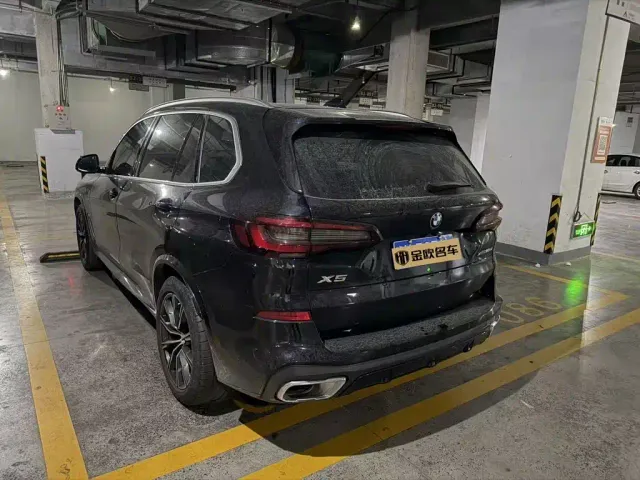 BMW X5 — Фото автомобиля 2