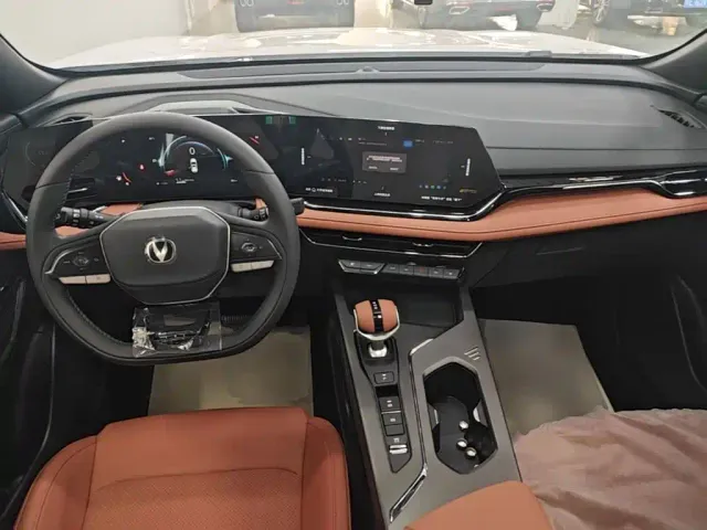 Changan X5 Plus — Фото автомобиля 9