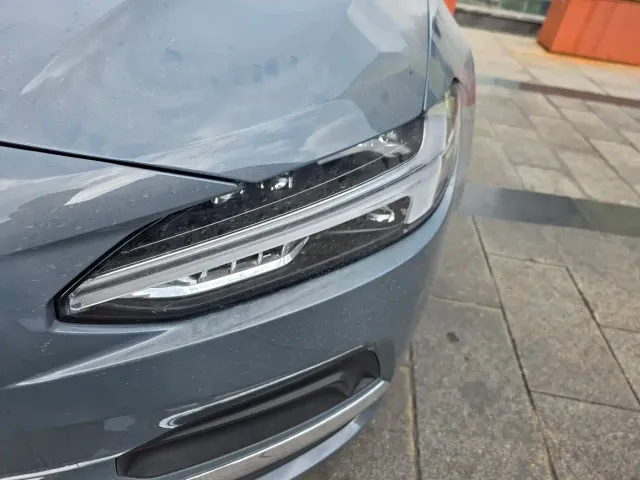Volvo S90 — Фото автомобиля 11