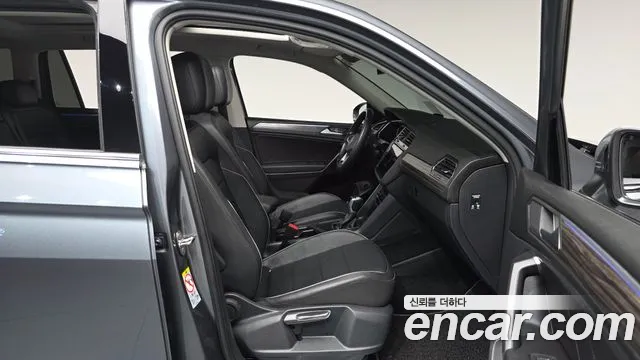 Volkswagen Tiguan — Фото автомобиля 16