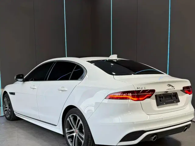 Jaguar XEL — Фото автомобиля 8