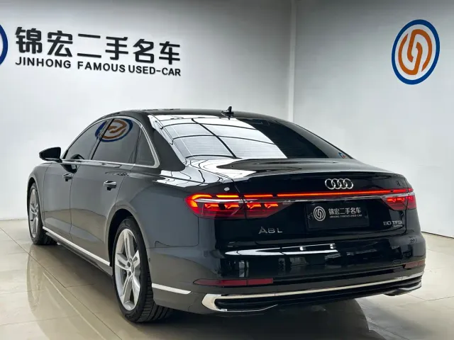 Audi A8 — Фото автомобиля 23