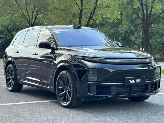 Li Auto L7 — Фото автомобиля 2