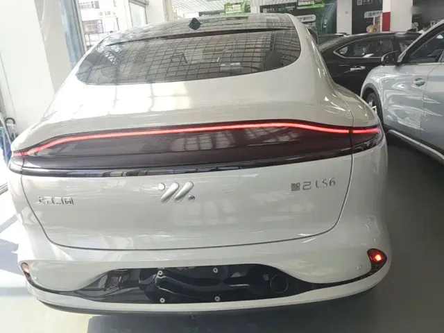 IM Motors LS6 — Фото автомобиля 5