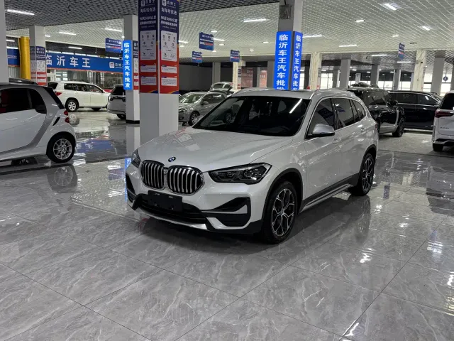 Фотография автомобиля — BMW X1