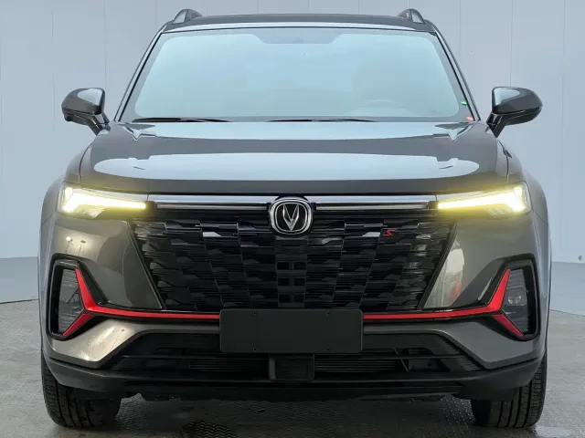Changan CS35 Plus — Фото автомобиля 2