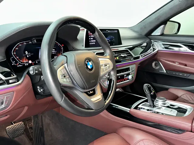 BMW 7 Series — Фото автомобиля 10
