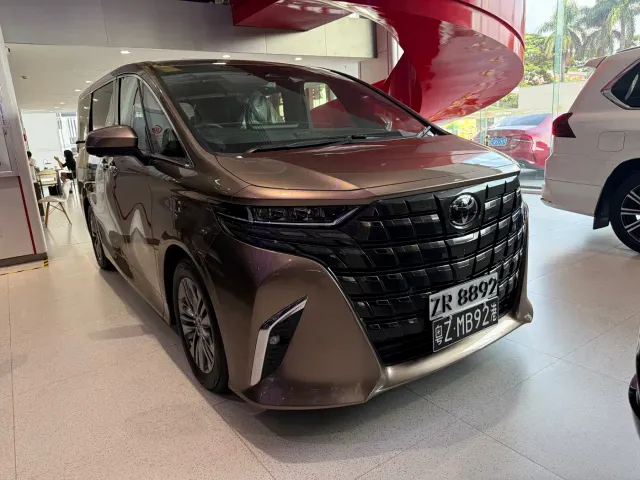 Toyota Alphard — Фото автомобиля 2