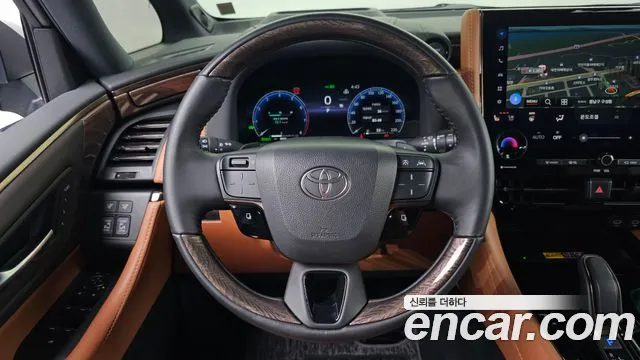 Toyota Alphard — Фото автомобиля 10