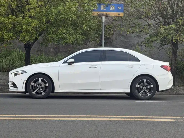 Mercedes-Benz A-Class — Фото автомобиля 7