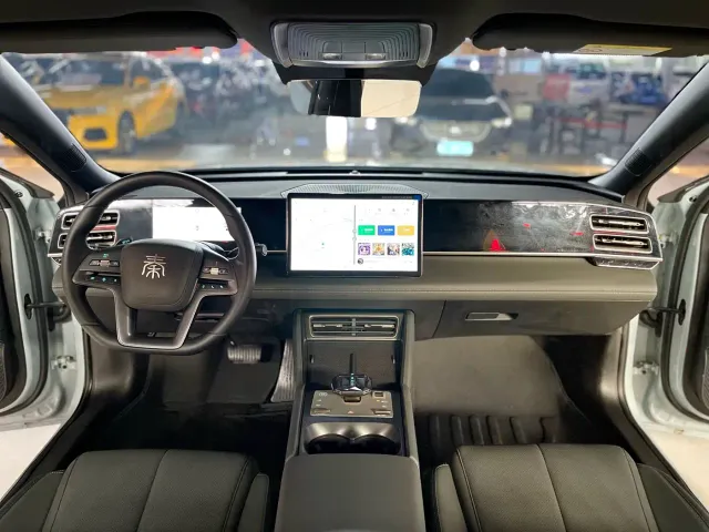 BYD Qin L — Фото автомобиля 8