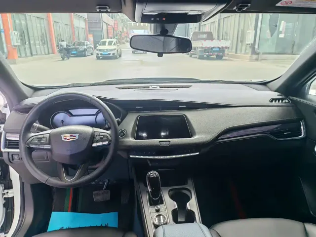 Cadillac XT4 — Фото автомобиля 8