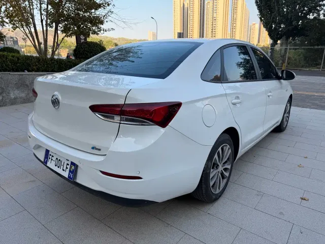 Buick Excelle — Фото автомобиля 6