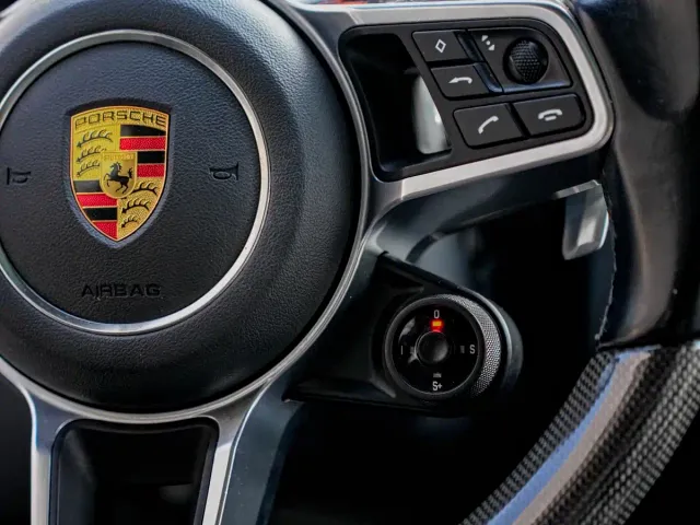 Porsche Cayenne — Фото автомобиля 19