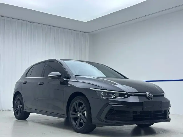 Volkswagen Golf — Фото автомобиля 3