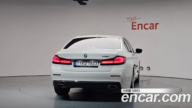 BMW 5-Series — Фото автомобиля 3