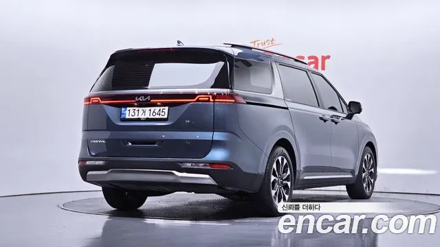 Kia Carnival Generation 4 — Фото автомобиля 2