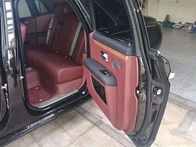 Rolls-Royce Ghost — Фото автомобиля 8