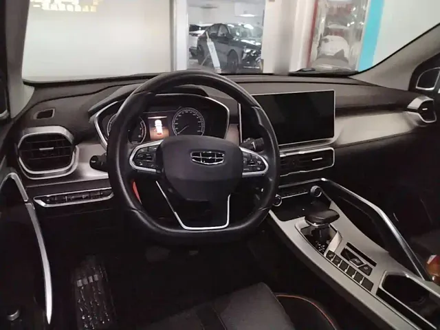 Geely Binyue — Фото автомобиля 9