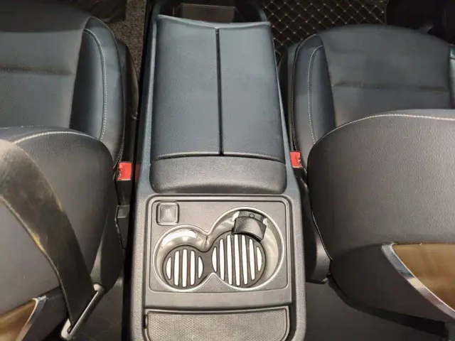 Mercedes-Benz V-Class — Фото автомобиля 12