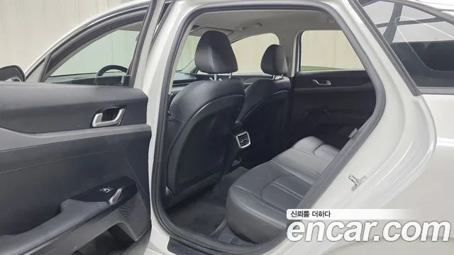 Kia K5 Новый K5 3 поколение 2.0 LPi(Для проката) — Фото автомобиля 18