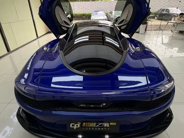 McLaren GT — Фото автомобиля 7