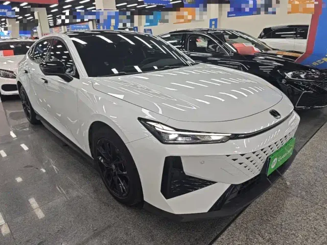 Changan UNI-V — Фото автомобиля 3