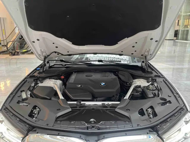 BMW 5 Series — Фото автомобиля 14