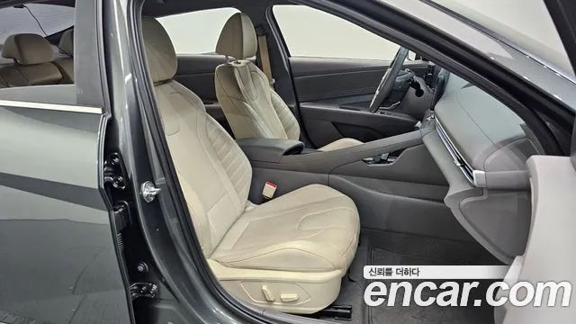 Hyundai AVANTE Avante (CN7) — Фото автомобиля 24