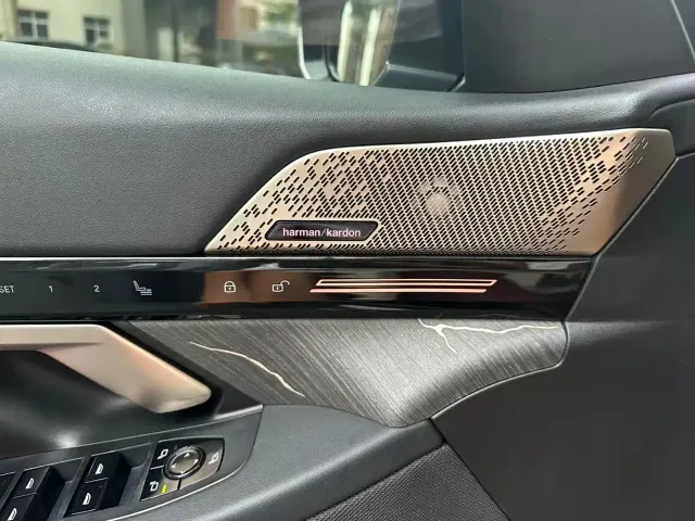 BMW 5 Series — Фото автомобиля 6