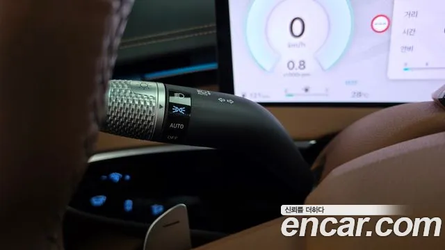 Genesis GV70 2.5T Бензин AWD — Фото автомобиля 24
