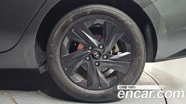 Hyundai Avante CN7 — Фото автомобиля 21
