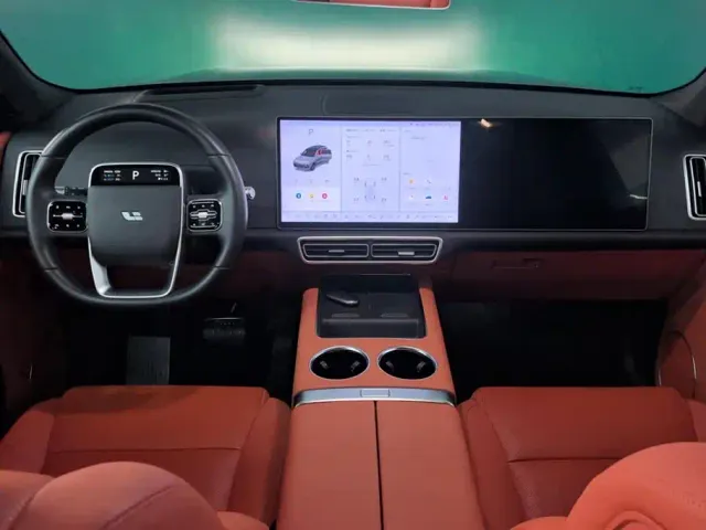 Li Auto L8 — Фото автомобиля 12