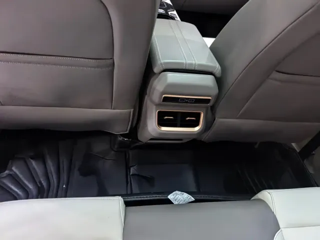 Geely ICON — Фото автомобиля 12