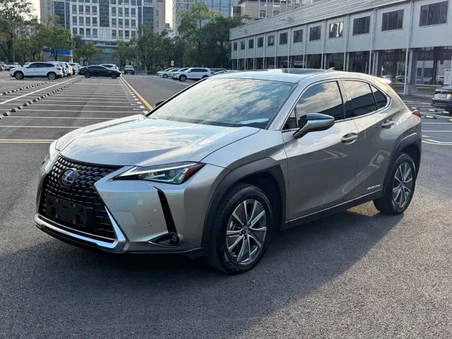 Фотография автомобиля — Lexus UX