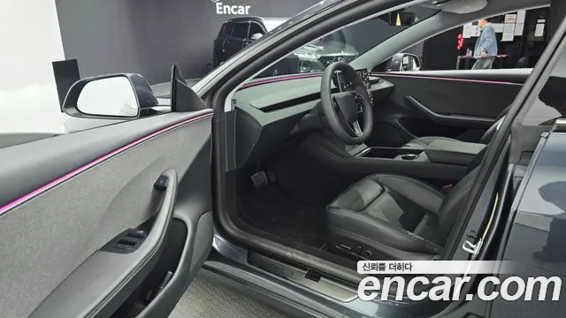 Tesla Model 3 — Фото автомобиля 15
