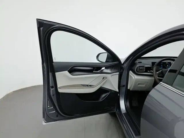 BYD Qin PLUS — Фото автомобиля 8