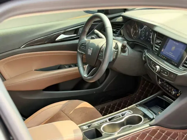 Buick Regal — Фото автомобиля 10