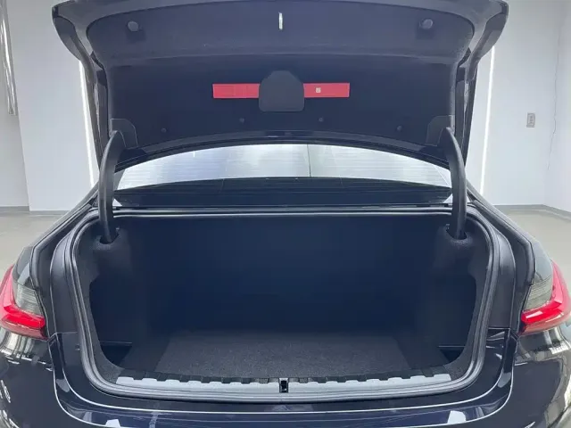 BMW 3 Series — Фото автомобиля 9
