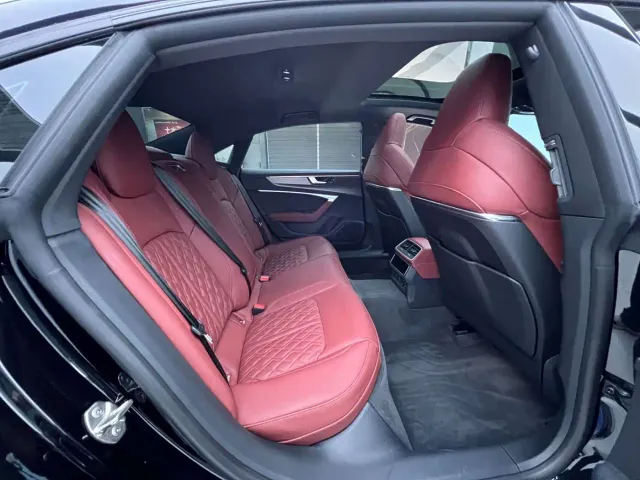 Audi A7L — Фото автомобиля 8