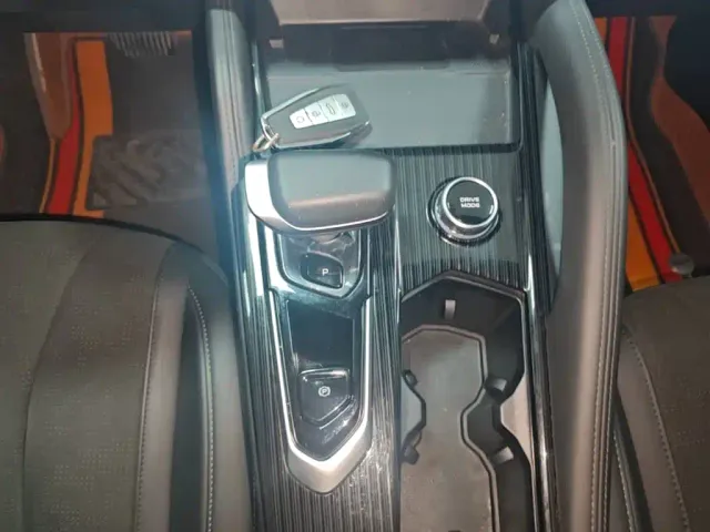 Geely Xingyue L — Фото автомобиля 13