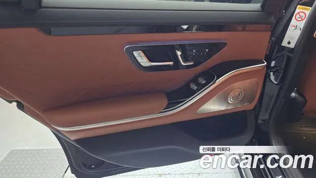 Mercedes-Benz S-Class — Фото автомобиля 25