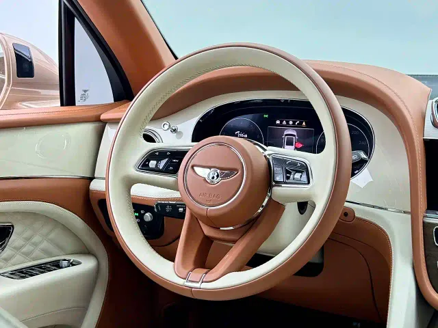 Bentley Bentayga — Фото автомобиля 7