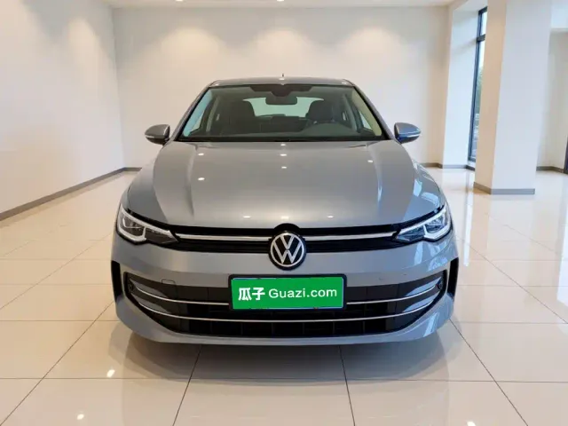 Volkswagen Golf — Фото автомобиля 2