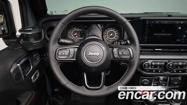 Jeep Wrangler JL — Фото автомобиля 12