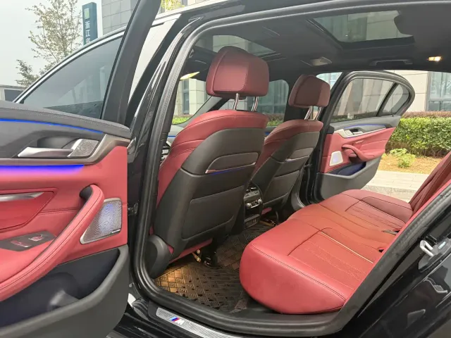 BMW 5 Series — Фото автомобиля 11