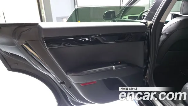 Hyundai Grandeur Grandeur (GN7) 2.5 Бензин 2WD — Фото автомобиля 8