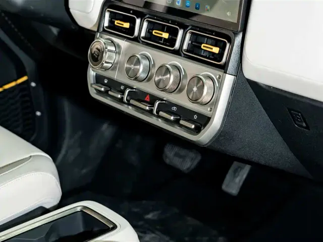 iCAR V23 — Фото автомобиля 19