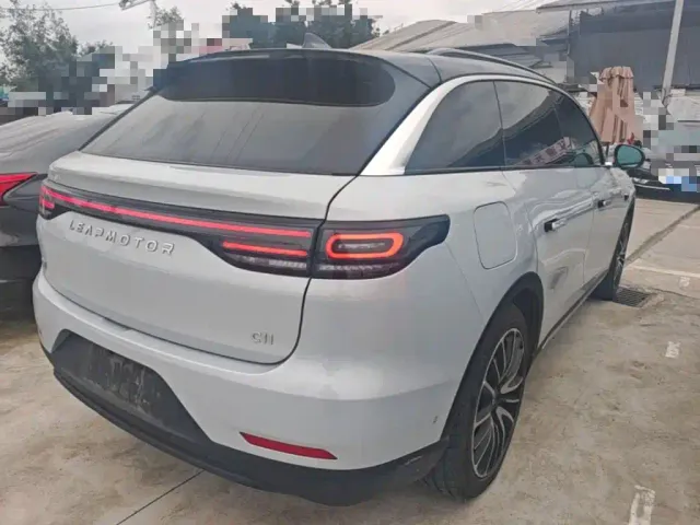 Leapmotor C11 — Фото автомобиля 6